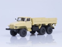 1:43 Уральский грузовик 375Н 6х6 бортовой, 1974 г. (бежевый)