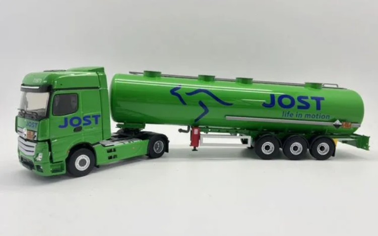 1:43 MERCEDES-BENZ Actros 5 c полуприцепом-цистерной для химических продуктов "JOST" 2020 