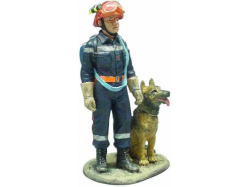 1:32  Французский пожарный с поисковой собакой 2002 
