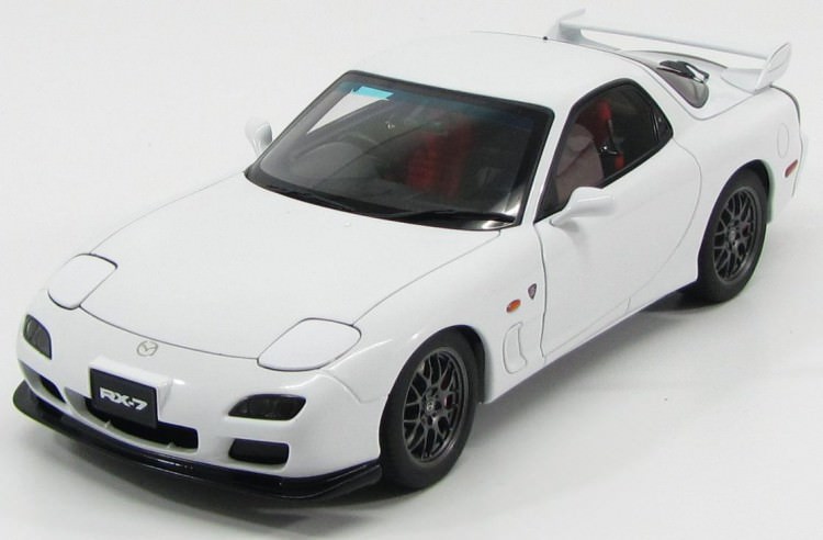 1:18 Mazda Savanna RX-7 (FD) "Spirit R" Type A 2002 (pure white)