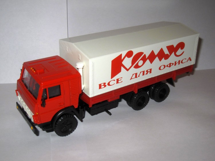 1:43 Камский грузовик-53212 бортовой с тентом с надписью Комус