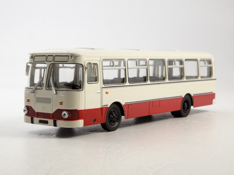 1:43 Ликинский автобус 677М, бело-красный