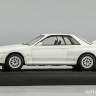 1:43 Nissan Skyline GT-R (BNR32) V-speck II [с открывающимся капотом] (crystal white)