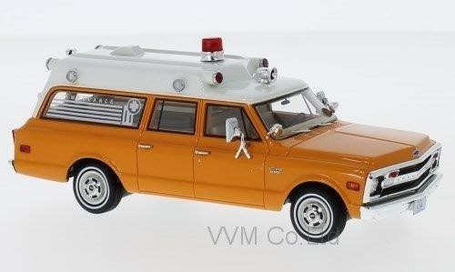 1:43 CHEVROLET Suburban "Ambulance" (скорая медицинская помощь) 1970 Orange/White