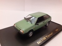 1:43 ВАЗ-2108 в боксе 