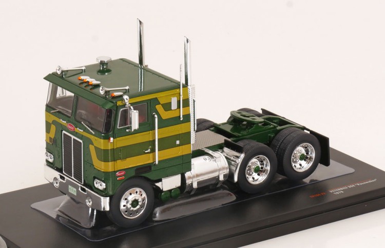 1:43 седельный тягач PETERBILT 352 Pacemaker 1979 Green 