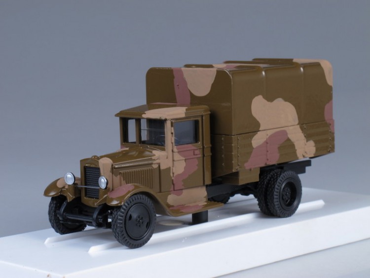 1:43 ЗИС-5 Военный грузовик камуфлированный (с тентом)