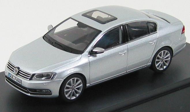 1:43 Volkswagen Passat Limousine 2010 (silvermet.)