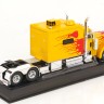 1:43 седельный тягач PETERBILT 379 Custom 2002 Yellow/Decorated