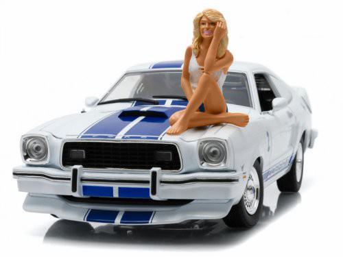 1:18 FORD Mustang II Cobra II 1976 с фигуркой Farrah Fawcett (из т/ф "Ангелы Чарли")