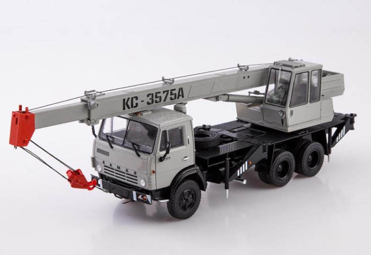1:43 КС-3575А(53213), серый