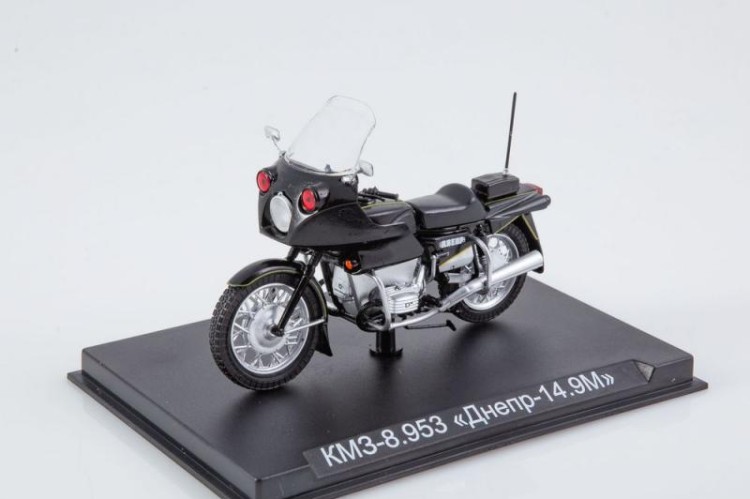 1:24 # 67 КМЗ 8.953 «Днепр-14.9М» 