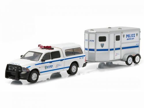 1:64 DODGE RAM 1500 с прицепом для перевозки лошадей NYPD (полиция Нью-Йорка) 2015