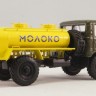 1:43 В1-ОТА-1,8 Цистерна для перевозки молока на шасси Горький-66-11 (1988 г.) (желтая бочка)