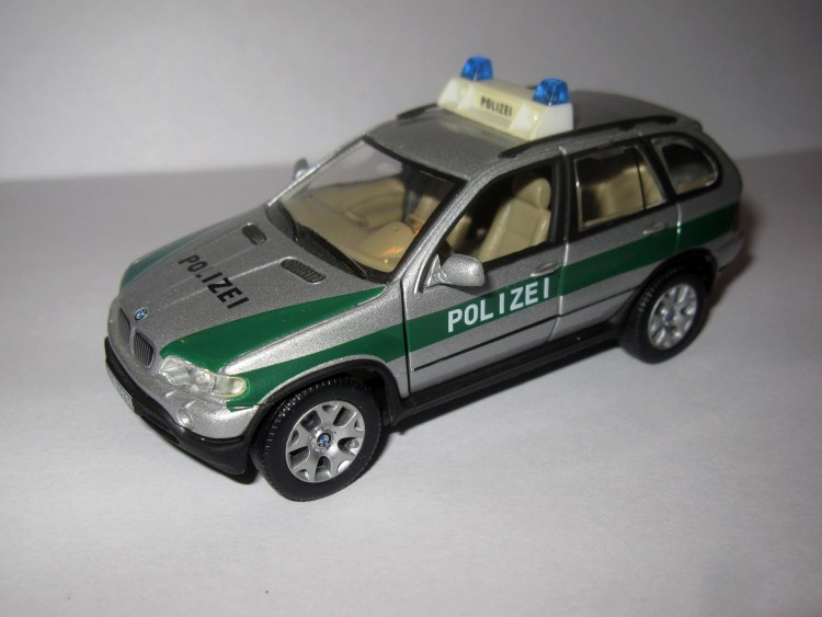 1:43 BMW X5 Polizei