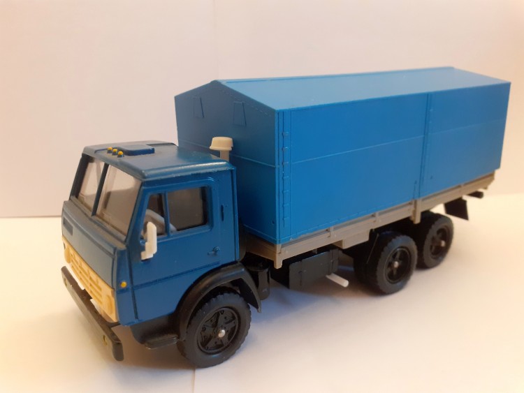 1:43 УЦЕНКА КАМский грузовик-5320 синий с тентом