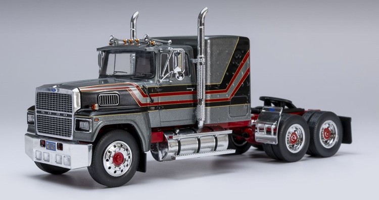 1:43 седельный тягач FORD LTL-9000 1978 Dark Grey Metallic/Black/Red 