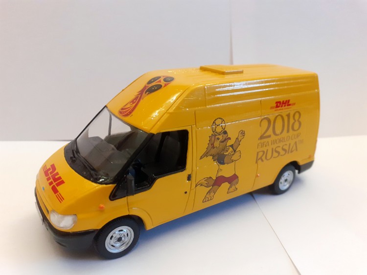 1:43 Ford Transit с декалью Чемпионат мира по футболу 2018