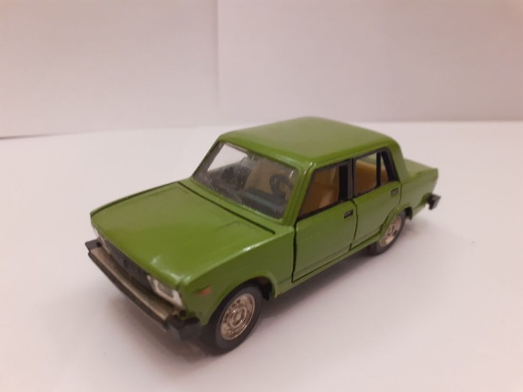 1:43 ВАЗ-2105 Номерной А39