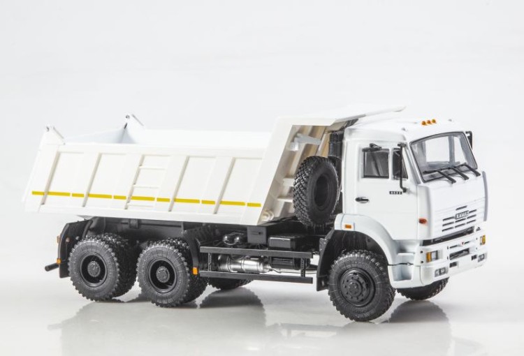 1:43 KAMский-6522 самосвал, белый