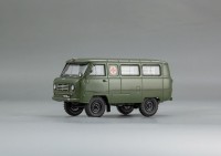 1:43 Советский автомобиль тип 450A «Медицинская Помощь» МО СССР - 1962 г. (интерьер армейский - 4 носилок)