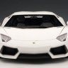 1:18 Lamborghini Aventador LP700-4 2011 (bianco isis / white)