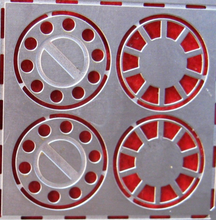 1:43 Фототравление колпаки передних колес МАЗ (1 пара) матовый никель