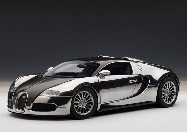 1:18 Bugatti Veyron EB 16.4 Pur Sang (black / aluminium casting)