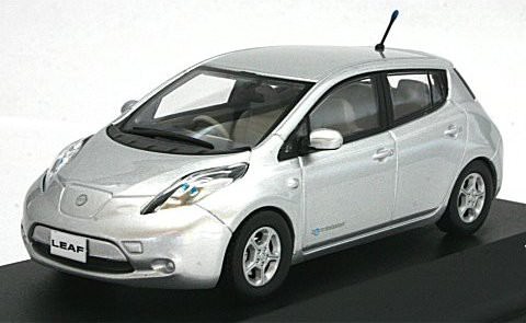 1:43 Nissan Leaf (silver)