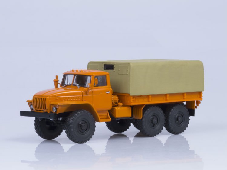 1:43 Миасский грузовик 4320 бортовой с тентом (оранжевый)