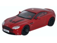 1:43 Aston Martin V12 Vantage S 2017 Volcano Red