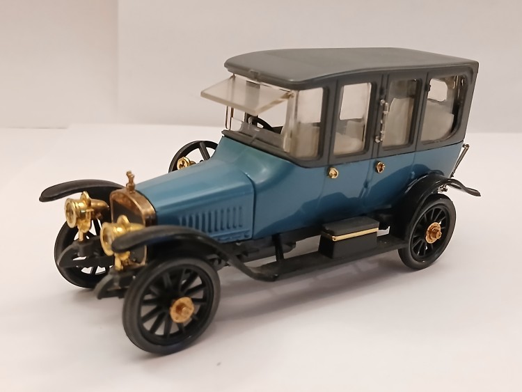 1:43 Руссо-Балт Лимузин-Берлин (морская волна)