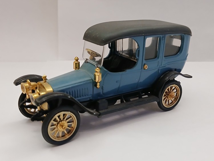 1:43 Руссо-Балт Лимузин (Морская волна)