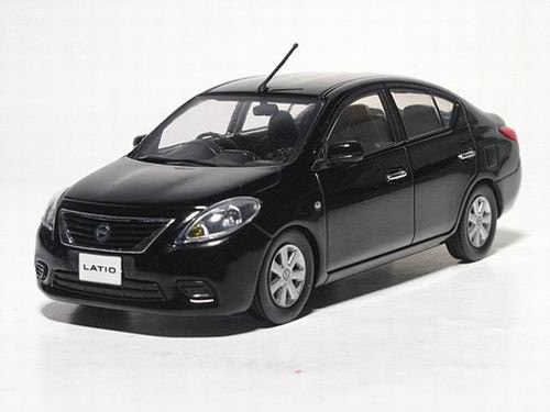 1:43 Nissan Tiida / Latio (pure black)