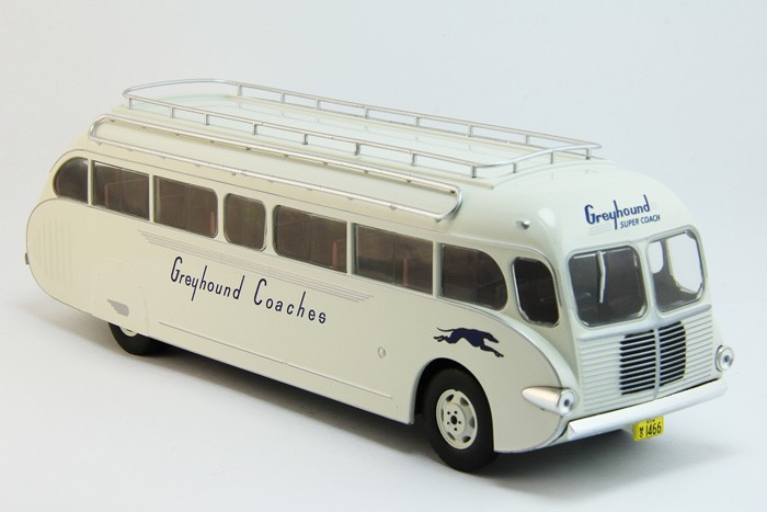 1:43 автобус FORD SUPER "GREYHOUND COACHES" AUSTRALIA 1937 White